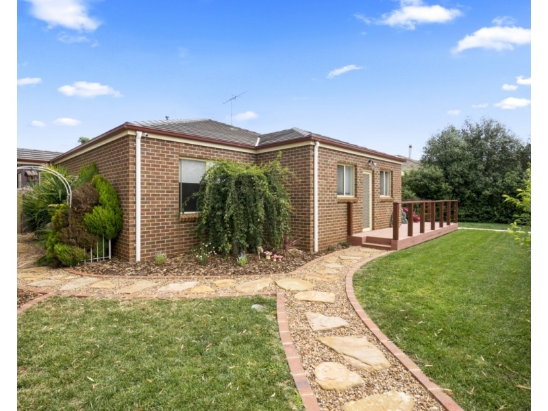 27 Grantleigh Drive, Bacchus Marsh VIC 3340
