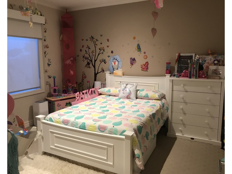 27 Grantleigh Drive, Bacchus Marsh VIC 3340