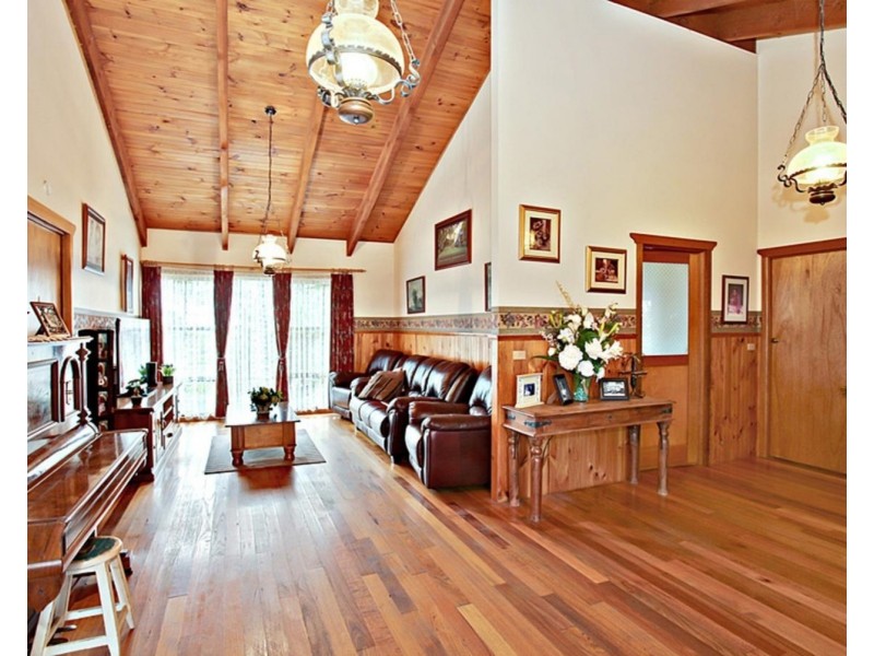 13 School Road, Balliang East VIC 3340