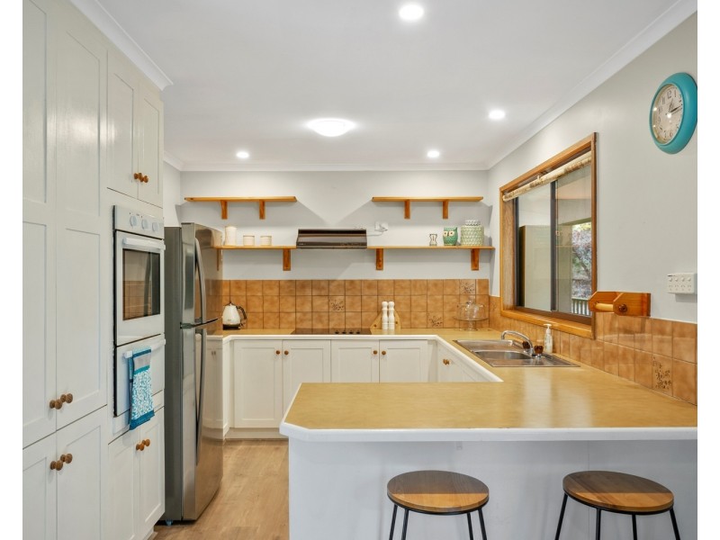 4 Tennyson Street, Gordon VIC 3345