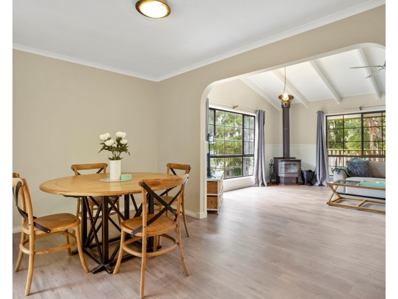 4 Tennyson Street, Gordon VIC 3345