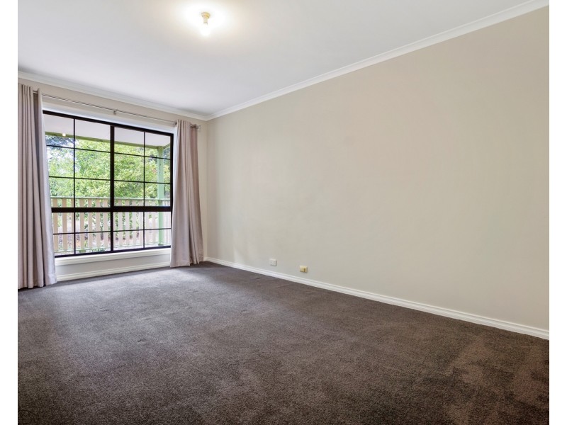 4 Tennyson Street, Gordon VIC 3345