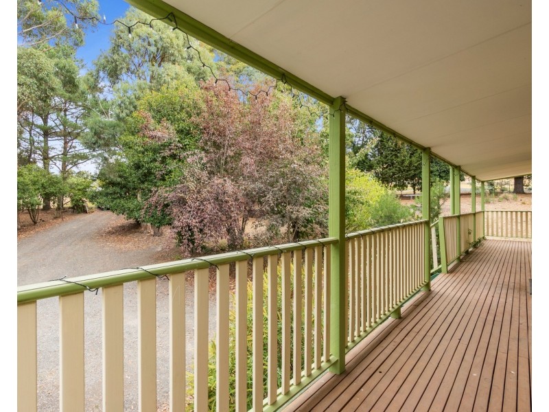 4 Tennyson Street, Gordon VIC 3345