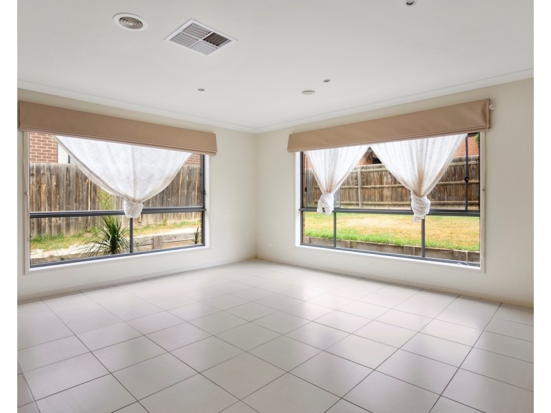 81 Halletts Way, Bacchus Marsh VIC 3340