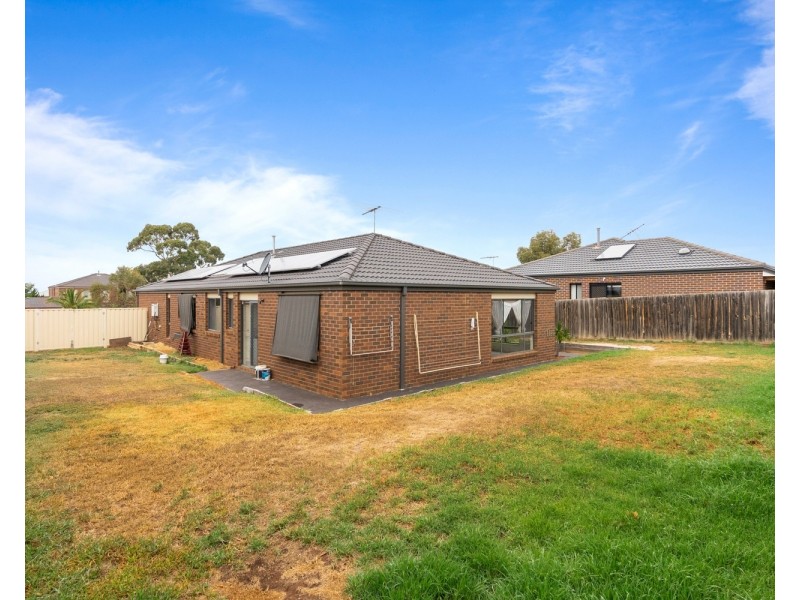 81 Halletts Way, Bacchus Marsh VIC 3340