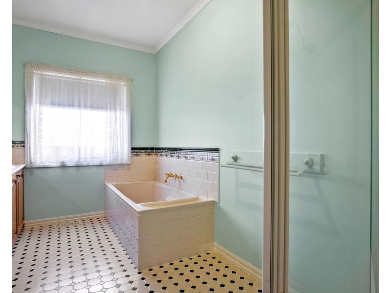 27 Moore Street, Bacchus Marsh VIC 3340