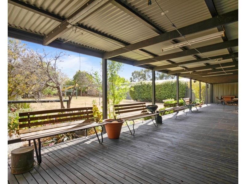 32 Cairns Drive, Bacchus Marsh VIC 3340