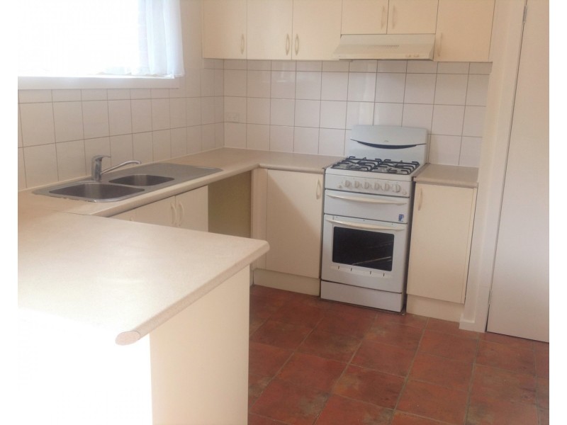 2/6 Russell Street, Bacchus Marsh VIC 3340