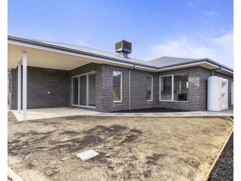 40 McLachlan Street, Bacchus Marsh VIC 3340