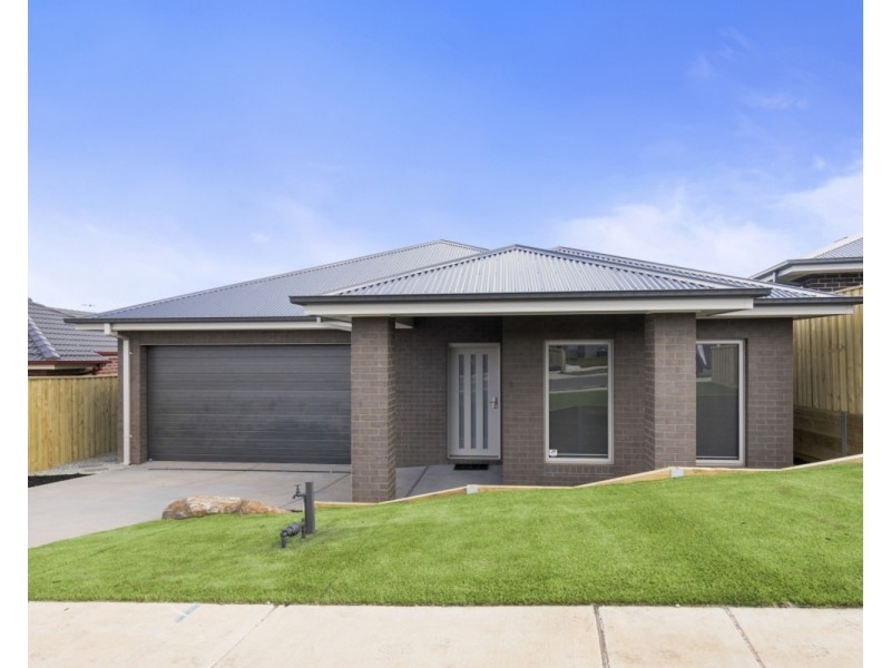 42 McLachlan Street, Bacchus Marsh VIC 3340
