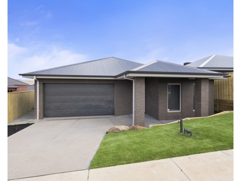 42 McLachlan Street, Bacchus Marsh VIC 3340