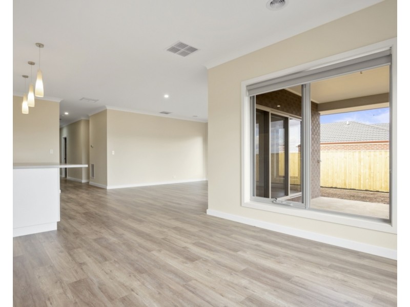 42 McLachlan Street, Bacchus Marsh VIC 3340