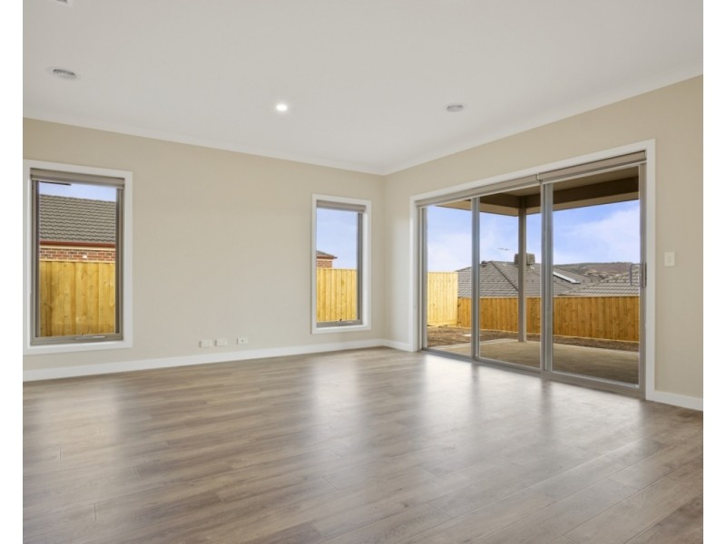 42 McLachlan Street, Bacchus Marsh VIC 3340