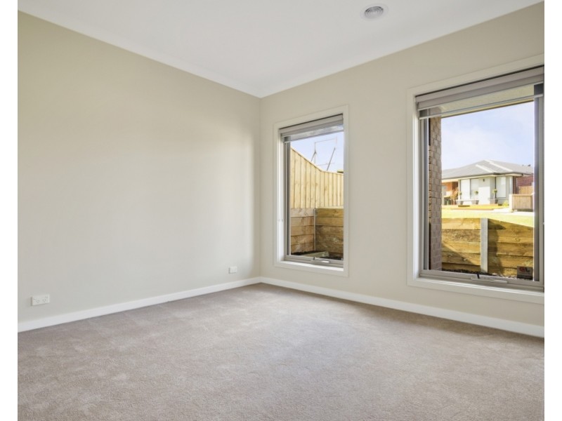 42 McLachlan Street, Bacchus Marsh VIC 3340