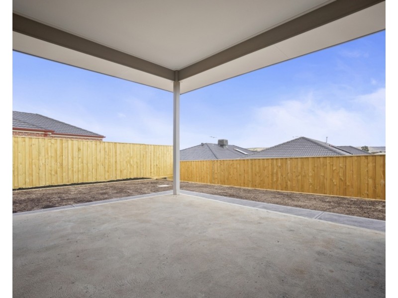42 McLachlan Street, Bacchus Marsh VIC 3340