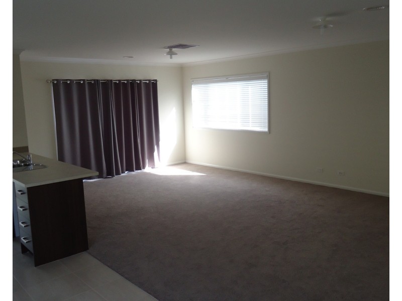 10a Ologhlen Street, Wyndham Vale VIC 3024