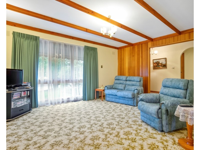 3 Luton Court, Darley VIC 3340