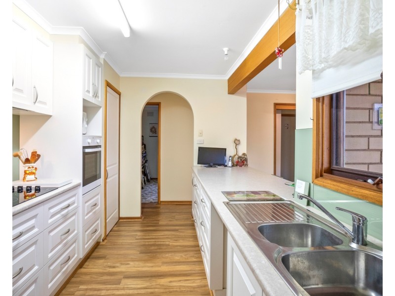 3 Luton Court, Darley VIC 3340