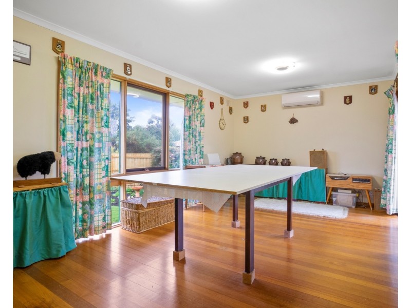 3 Luton Court, Darley VIC 3340