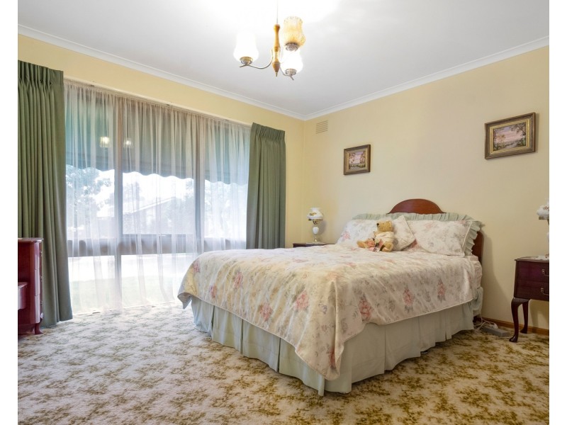 3 Luton Court, Darley VIC 3340