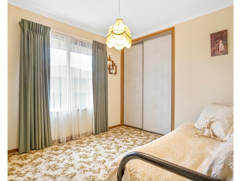 3 Luton Court, Darley VIC 3340