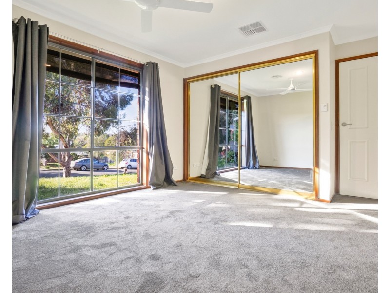 27 Horder Crescent, Darley VIC 3340