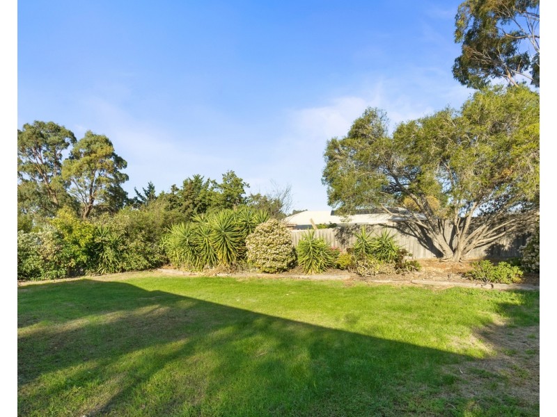 27 Horder Crescent, Darley VIC 3340