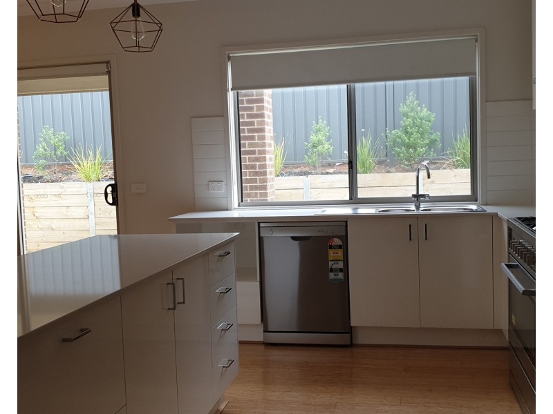 8 Atley Street, Bacchus Marsh VIC 3340