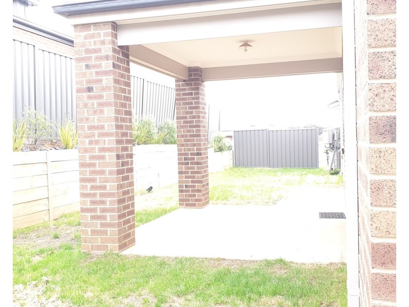8 Atley Street, Bacchus Marsh VIC 3340