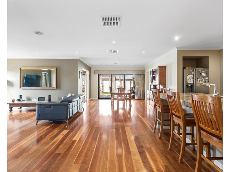 7 Janette Court, Darley VIC 3340