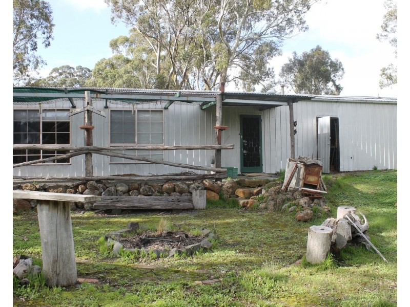 560 Reids Road, Rowsley VIC 3340