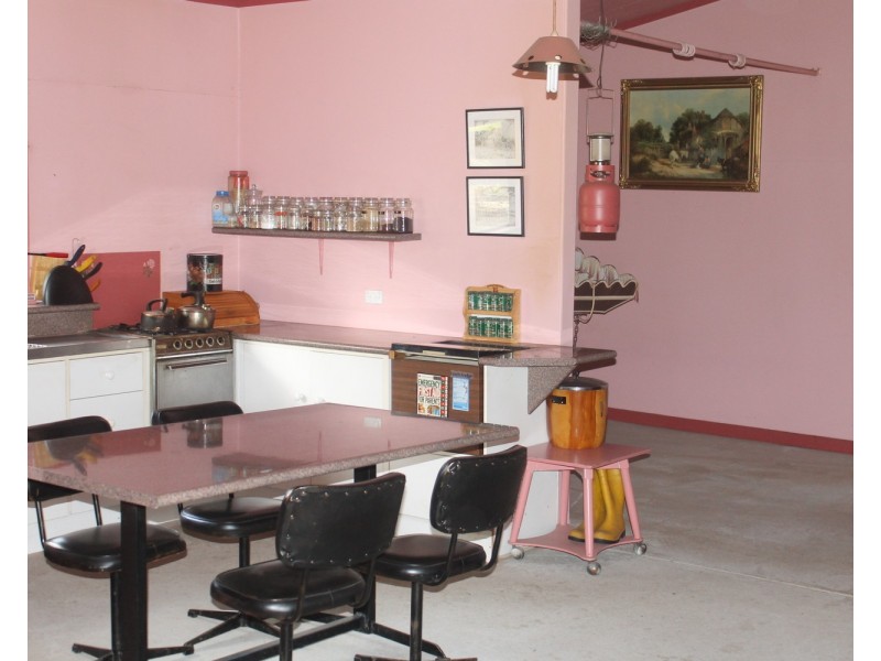 560 Reids Road, Rowsley VIC 3340