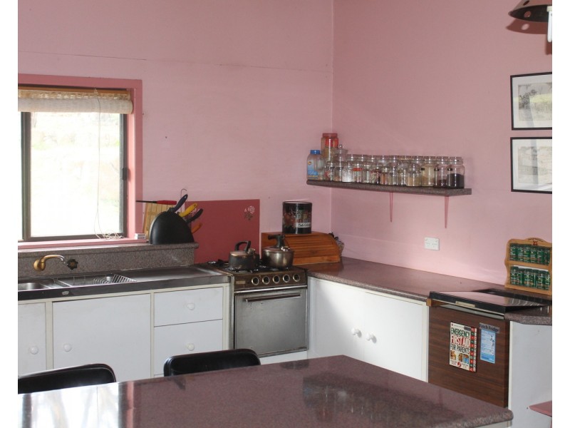 560 Reids Road, Rowsley VIC 3340