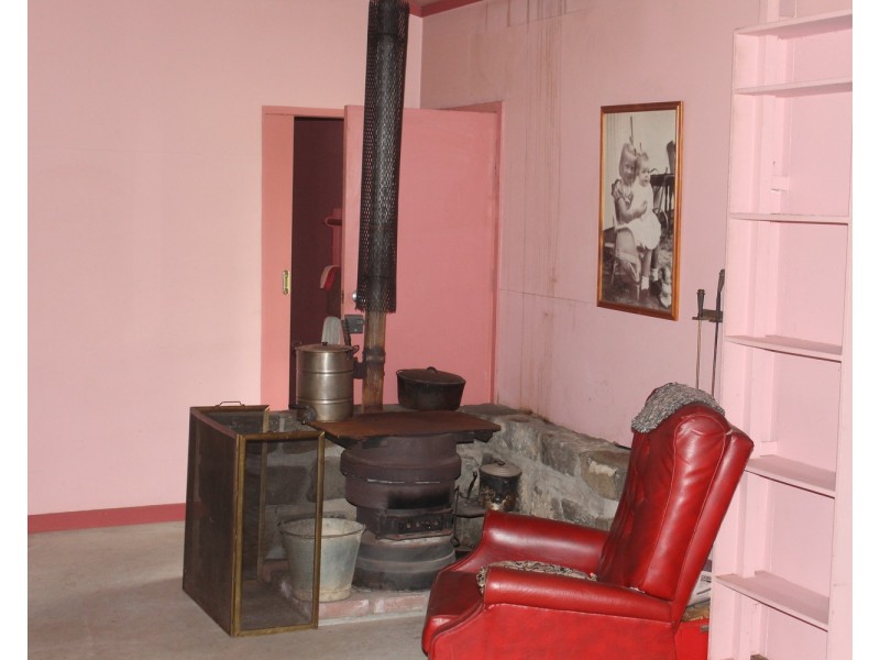 560 Reids Road, Rowsley VIC 3340