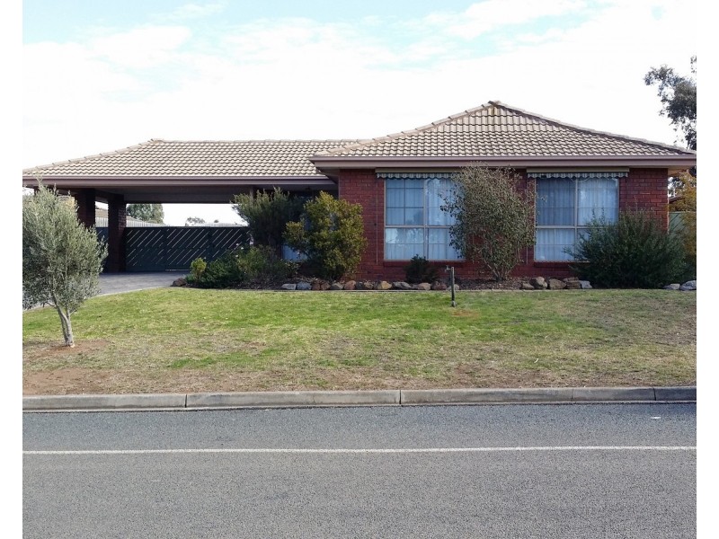 58 Underbank Boulevard, Bacchus Marsh VIC 3340