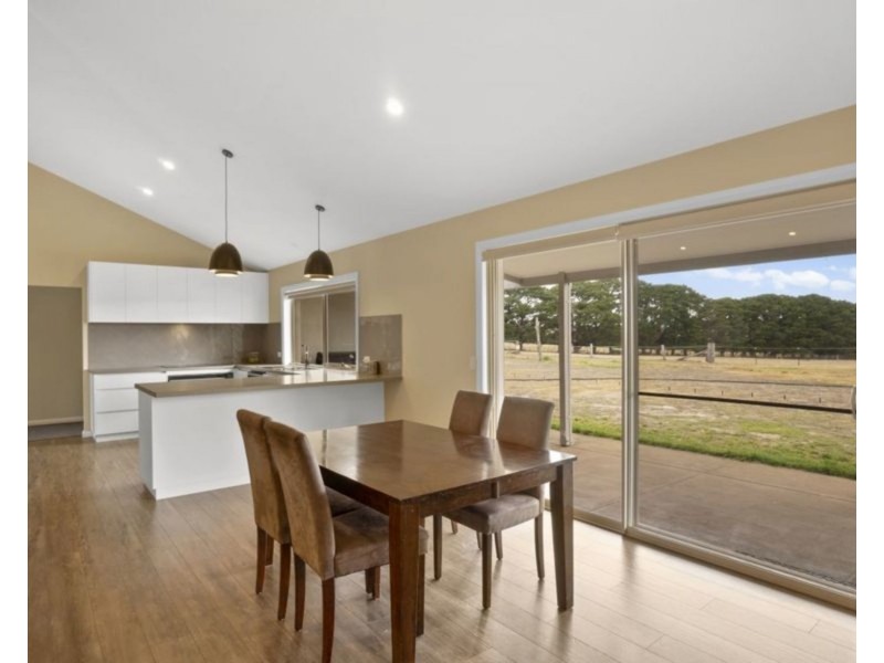 67 Pykes Creek Road, Myrniong VIC 3341