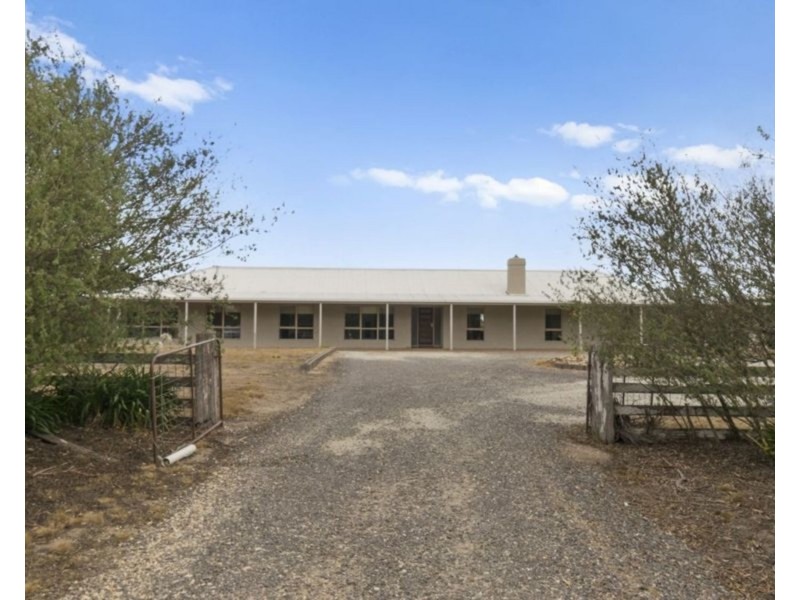 67 Pykes Creek Road, Myrniong VIC 3341