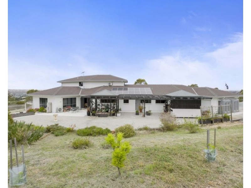 24 Manning Boulevard, Darley VIC 3340
