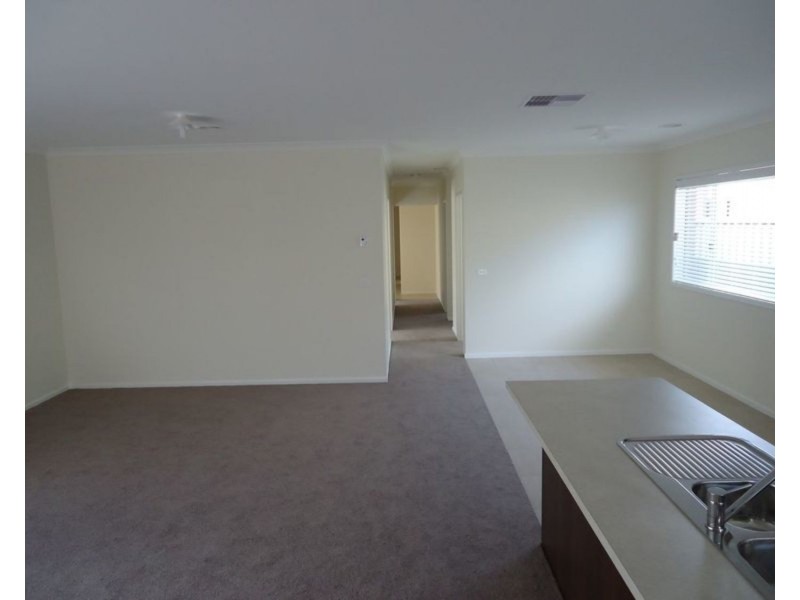 10A Ologhlen Street, Wyndham Vale VIC 3024