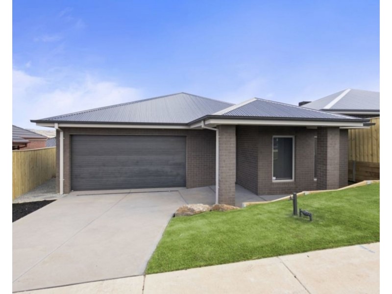 42 McLachlan Street, Bacchus Marsh VIC 3340