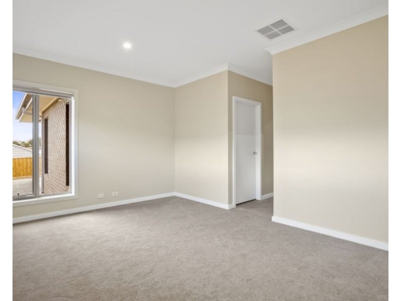 42 McLachlan Street, Bacchus Marsh VIC 3340