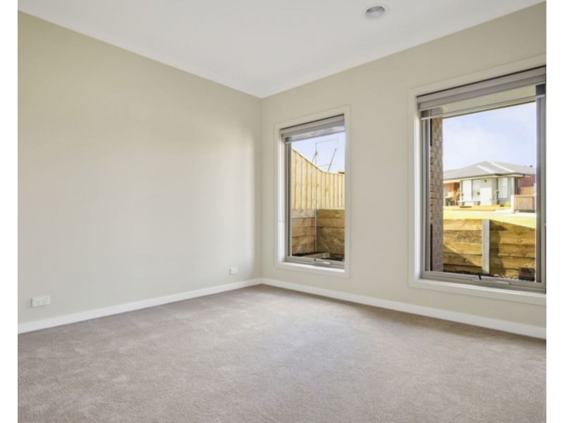 42 McLachlan Street, Bacchus Marsh VIC 3340