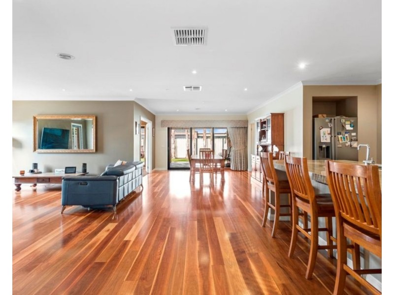 7 Janette Court, Darley VIC 3340