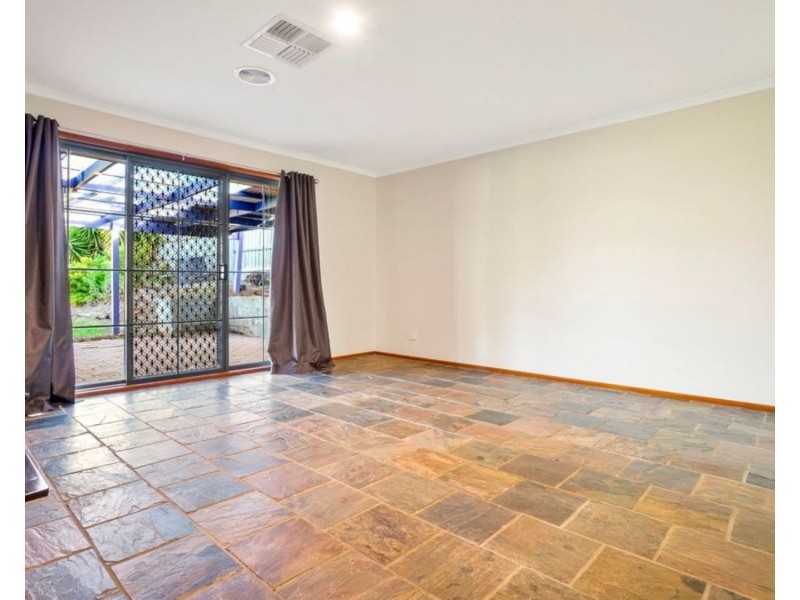 27 Horder Crescent, Darley VIC 3340