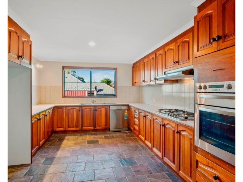 27 Horder Crescent, Darley VIC 3340