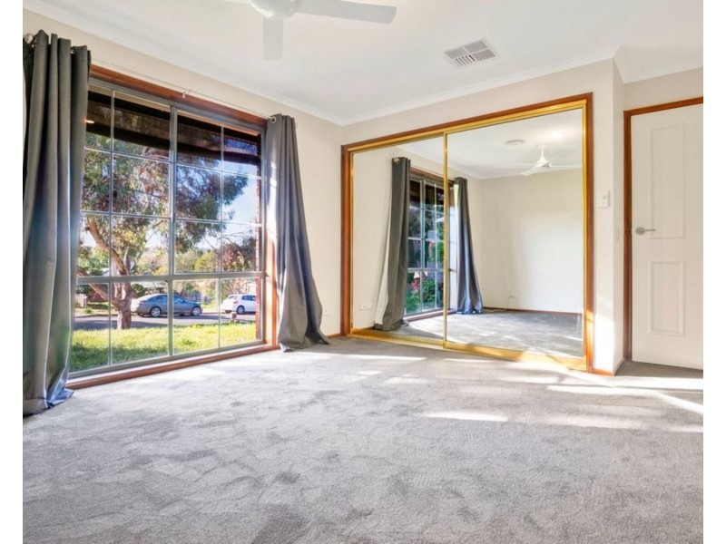 27 Horder Crescent, Darley VIC 3340
