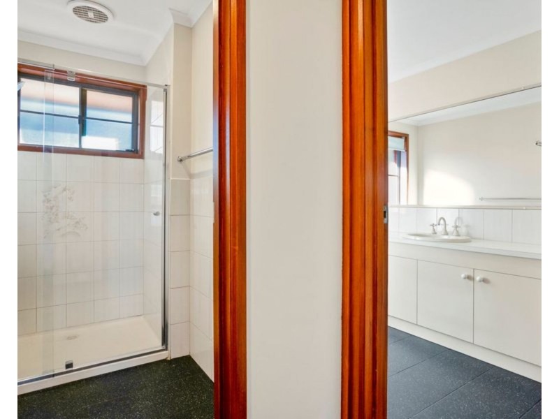 27 Horder Crescent, Darley VIC 3340