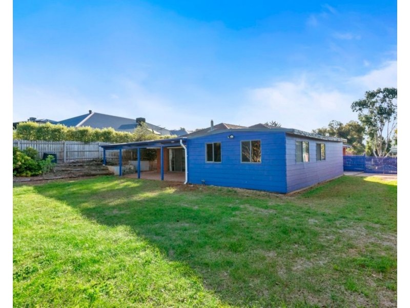 27 Horder Crescent, Darley VIC 3340
