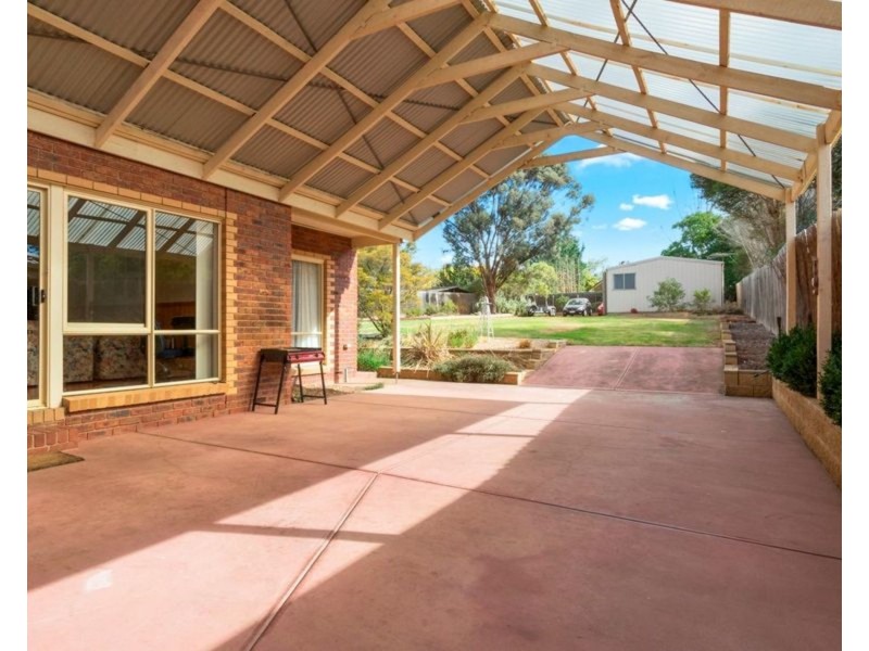 27 Moore Street, Maddingley VIC 3340