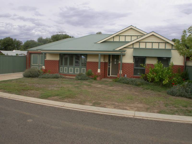15 Candeloro Street, Bacchus Marsh VIC 3340